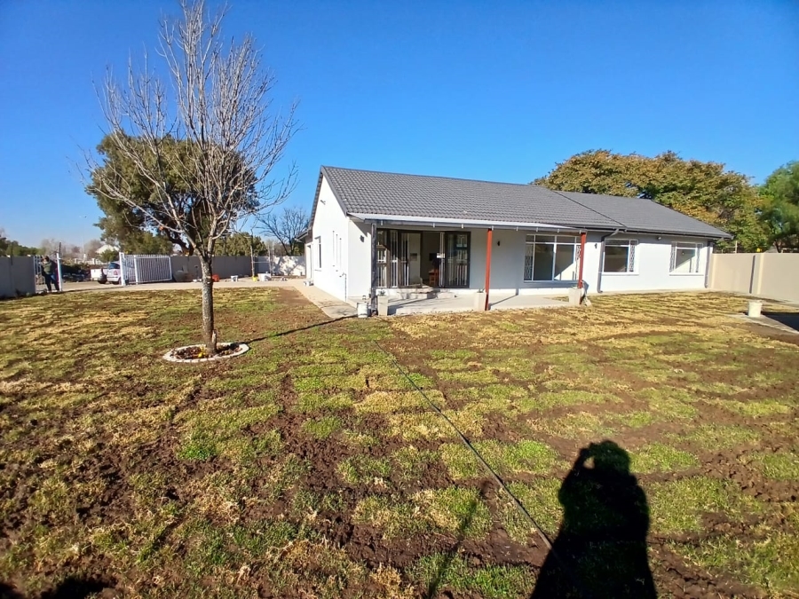 To Let 4 Bedroom Property for Rent in Pellissier Free State